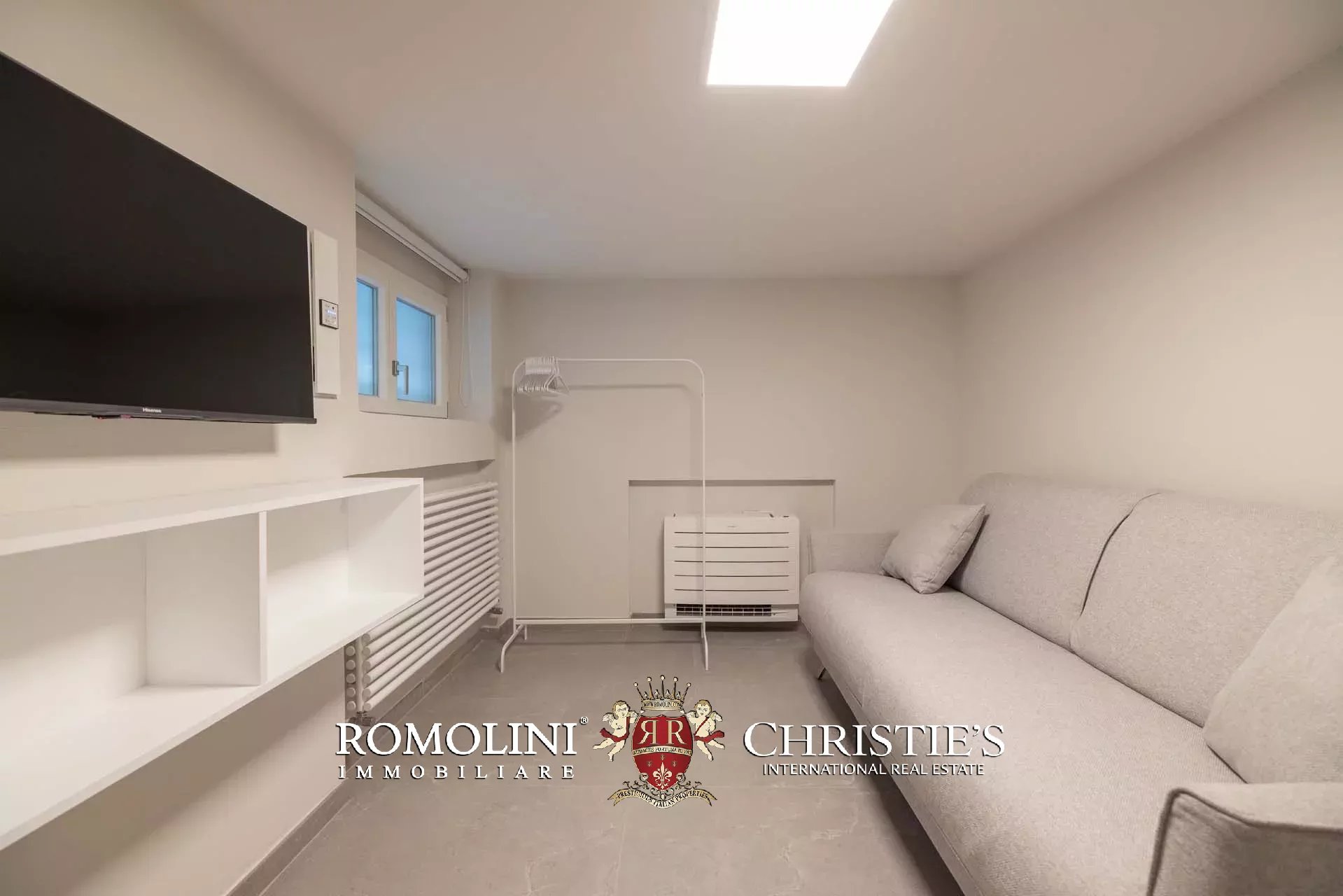5 Bedroom Villa/Townhouse's Image 32