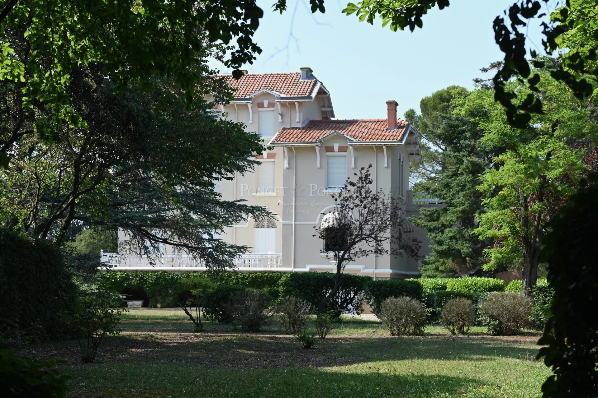 11 Bedroom Villa/Townhouse's Image 19