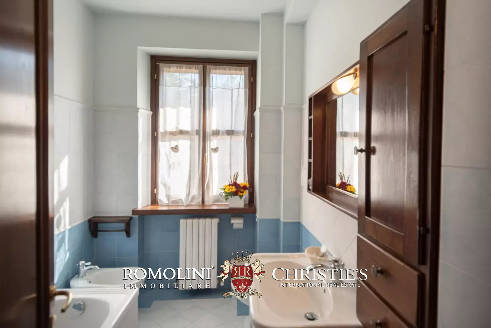 9 Bedroom Villa/Townhouse's Image 21