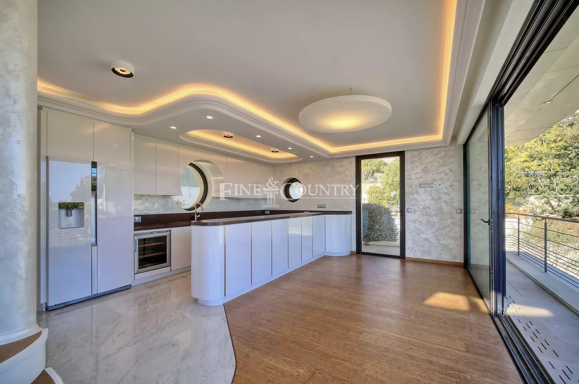 Photo of Villa for sale in Cannes with sea view