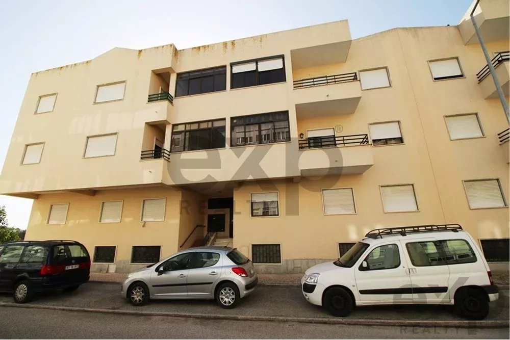 4 bedroom apartment with 2 parking and storage in Santarém