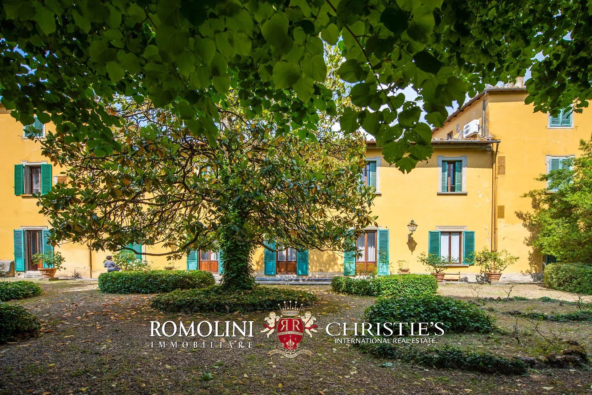 16 Bedroom Vineyard's Image 5