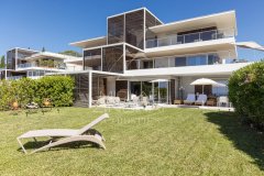 Exceptional 5-room flat – garden – 4 garages — photo 2 of 7