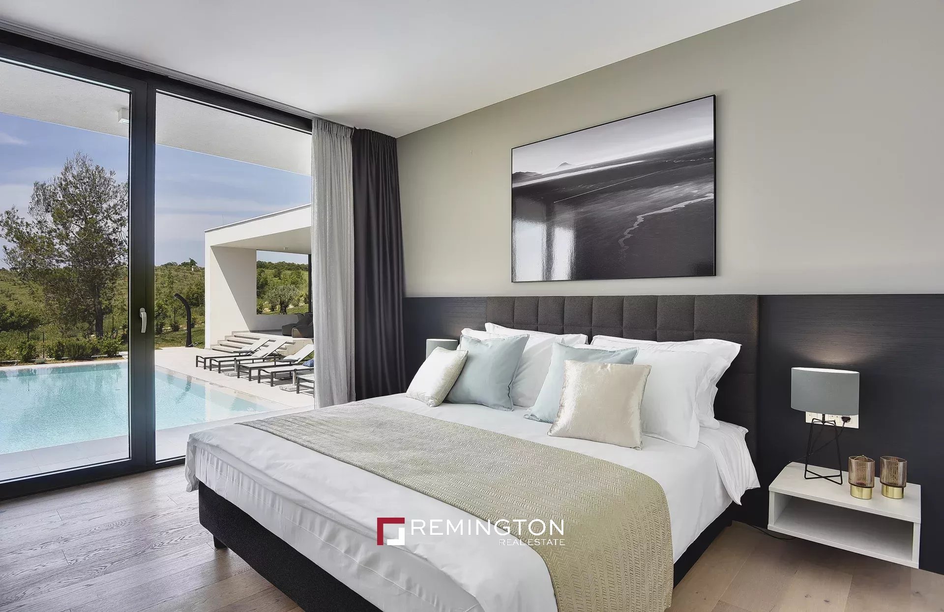 4 Bedroom Villa/Townhouse's Image 8