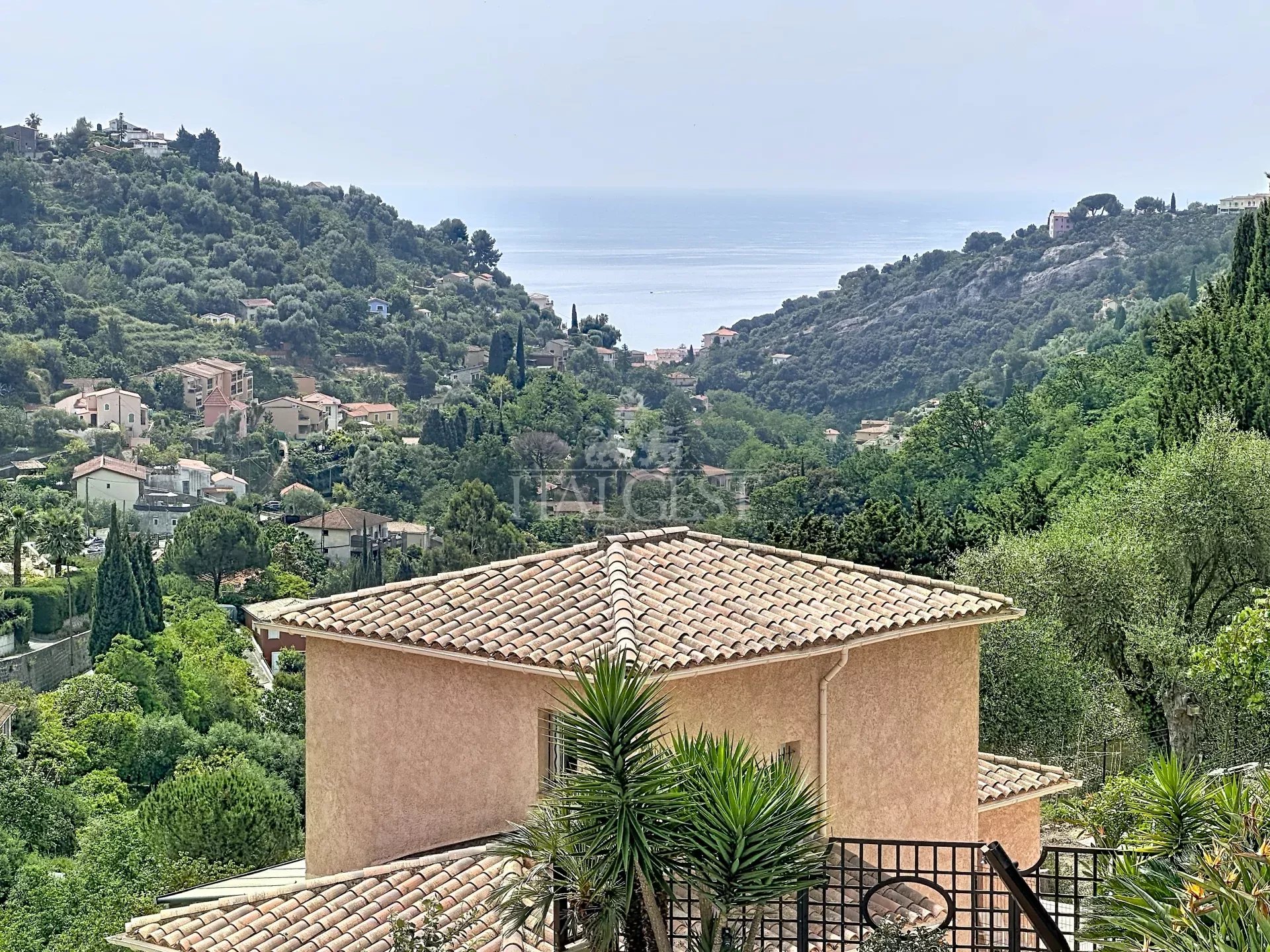 Menton – Villa lumineuse avec aperçu mer au sein d’une petite résidence
