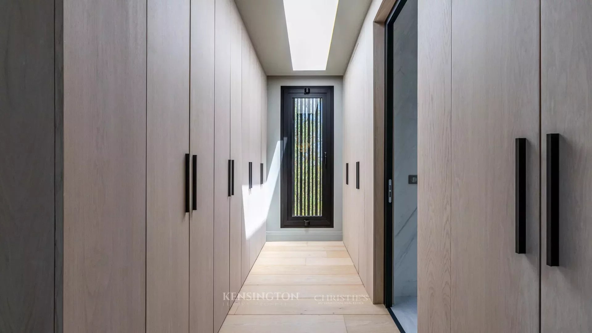 4 Bedroom Villa/Townhouse's Image 19