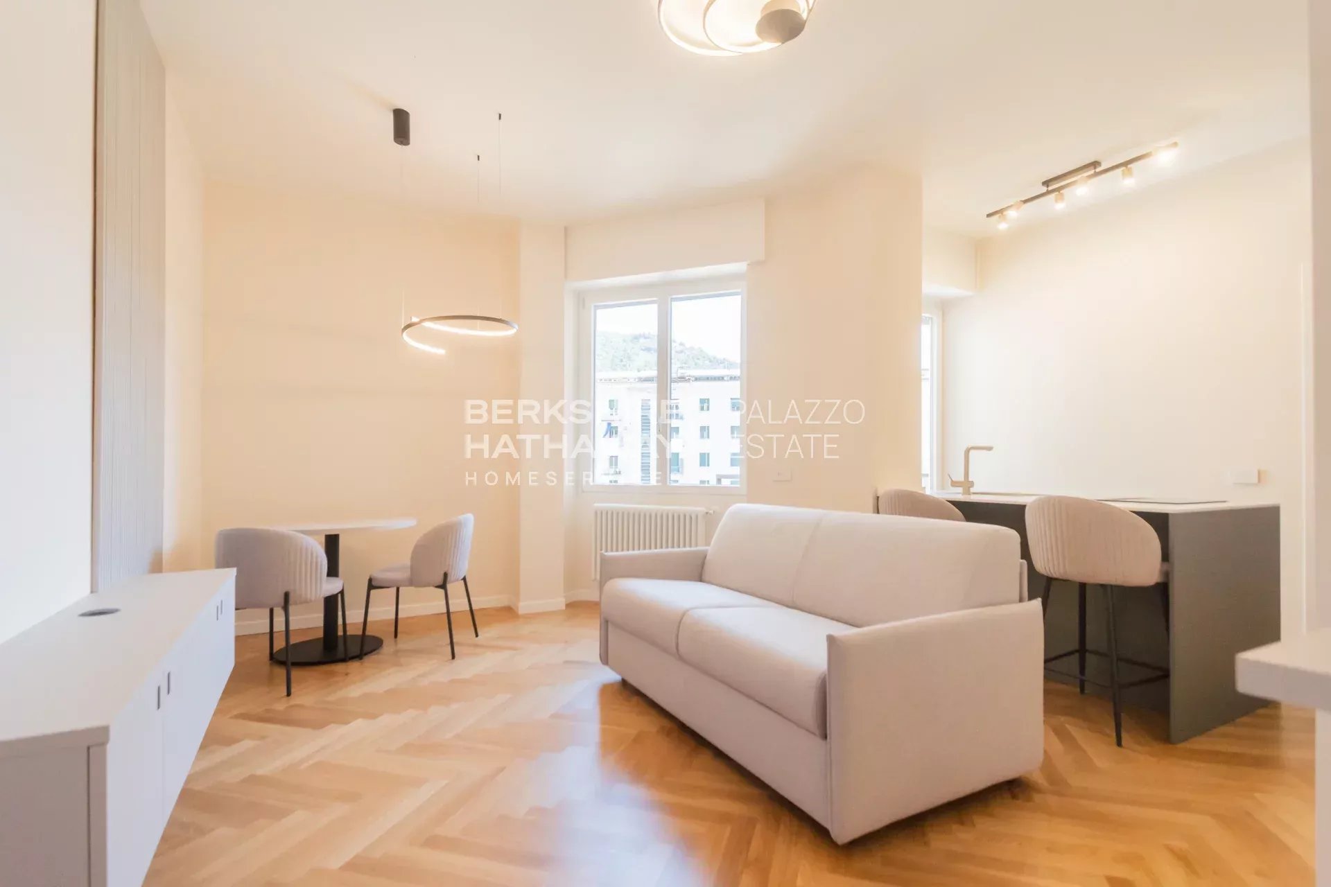 Apartment in Como - Image 2