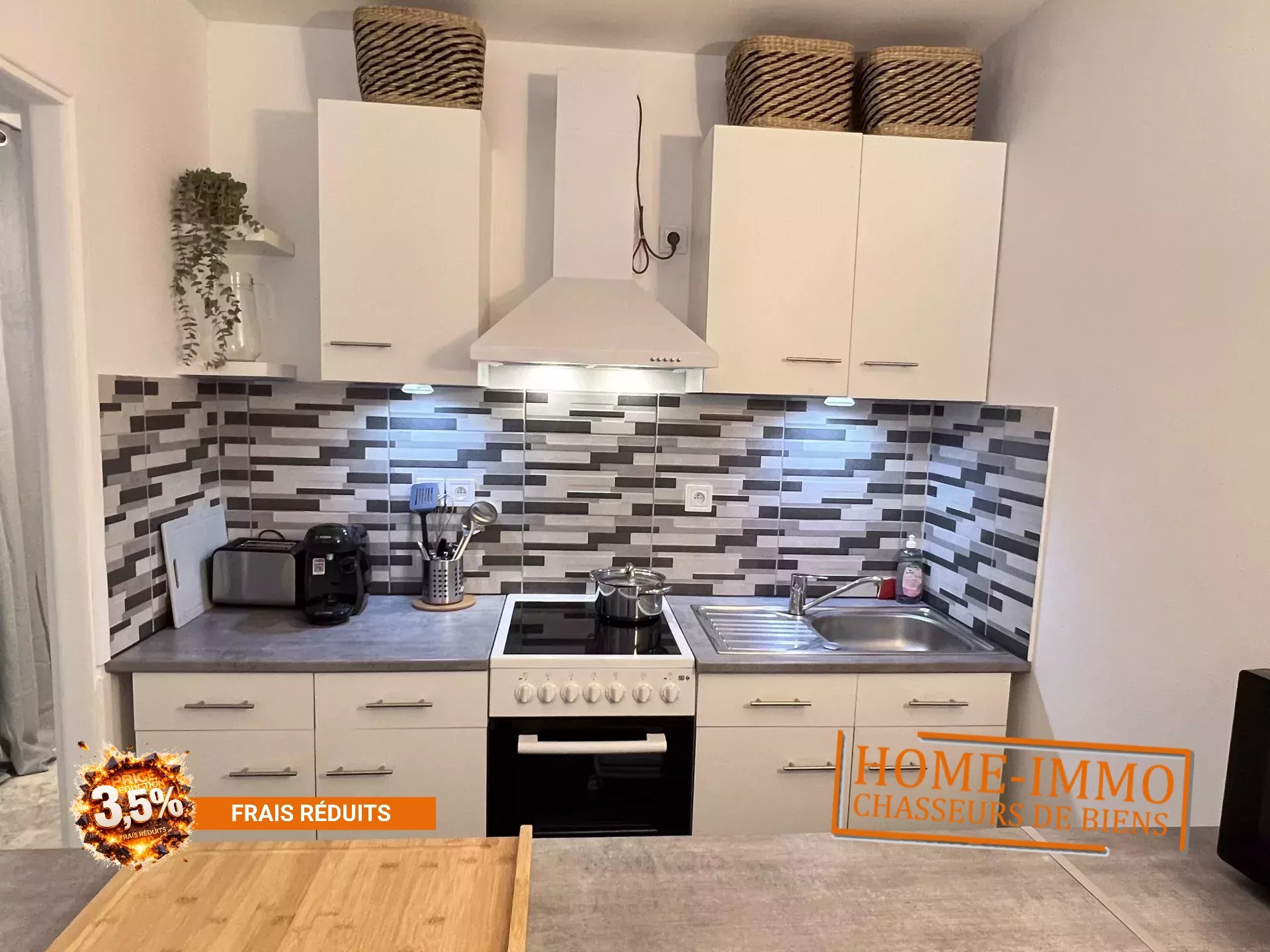 Large 35 m² studio on garden level - Student or mobility lease (September to June)