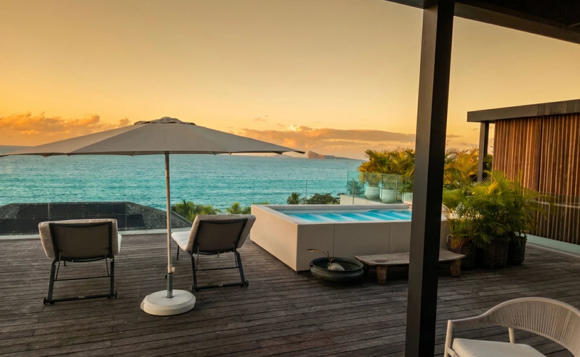 Luxury Penthouse with Sea Views – Pointe aux Canonniers