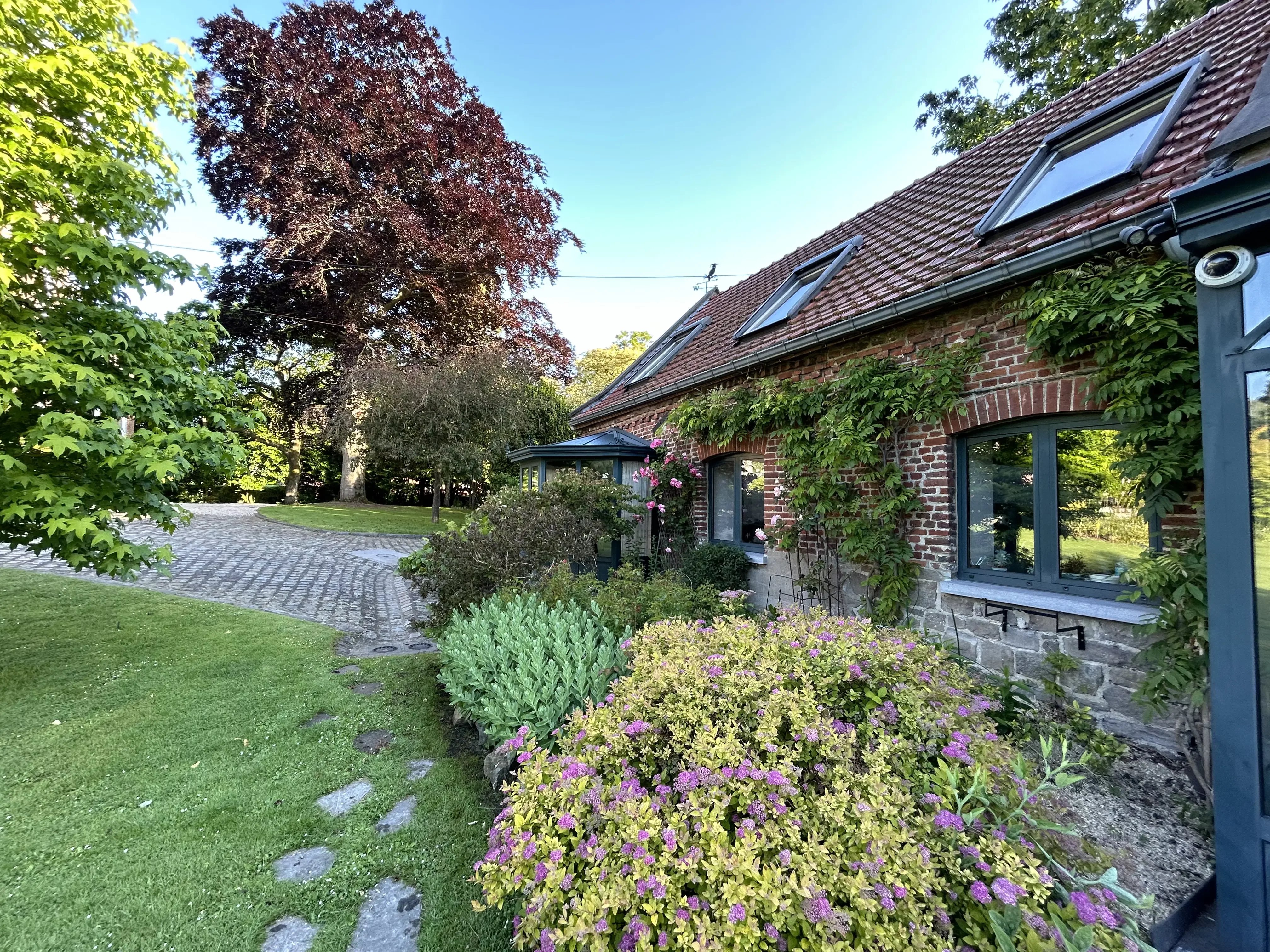 Manor in Jurbise I Elegance and historic charm