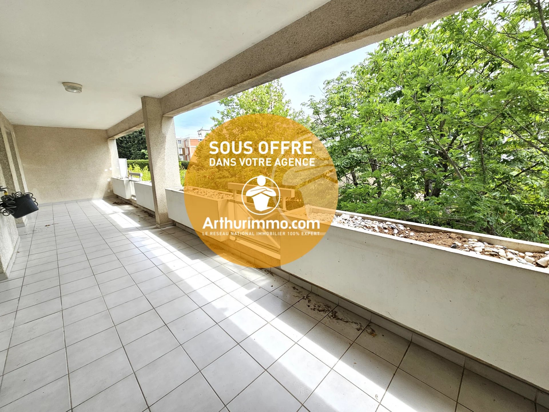 Agence immobilière de 