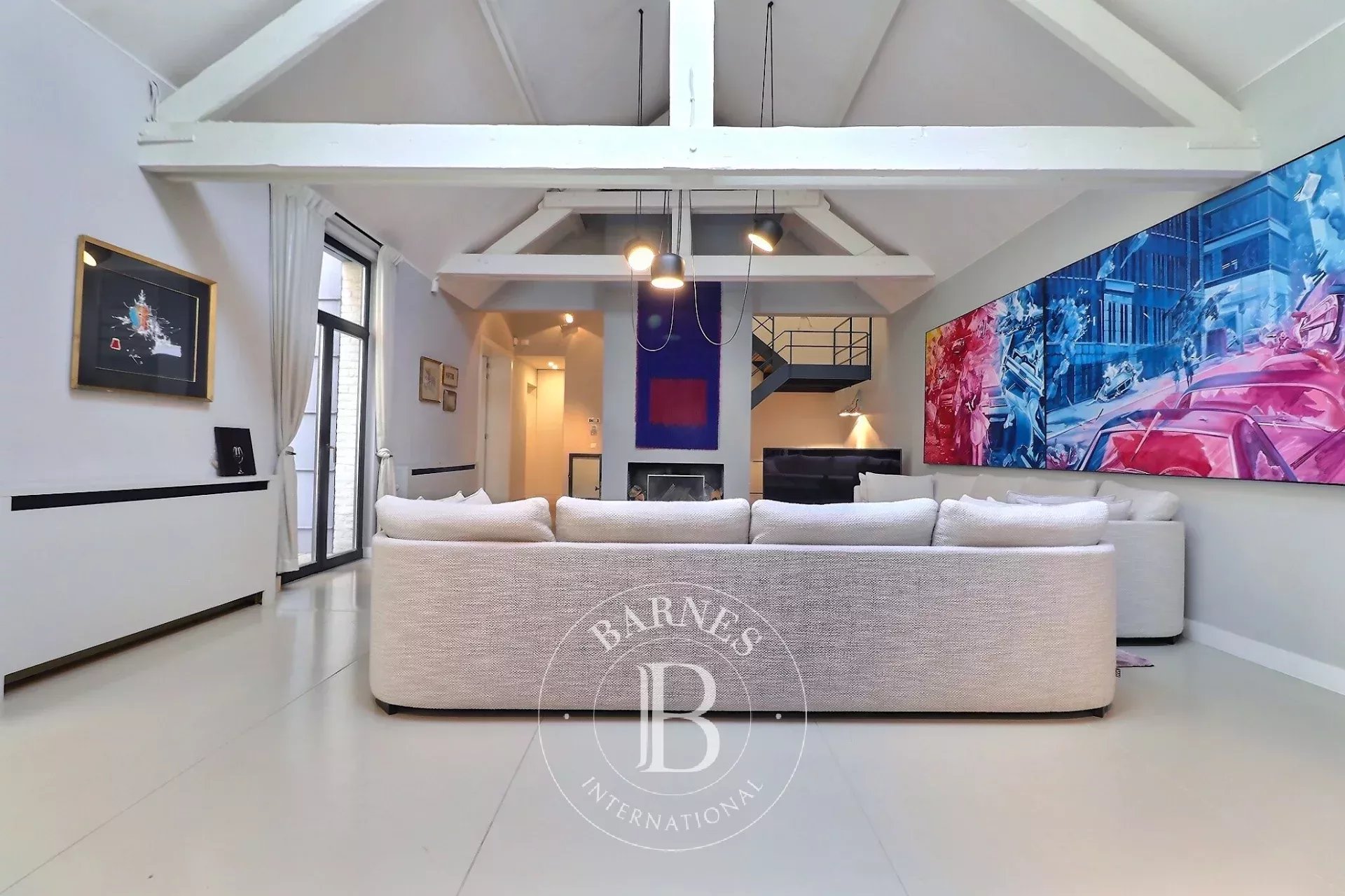 Châtelain - Town house of +/- 450m2 with 6bed + swimming pool