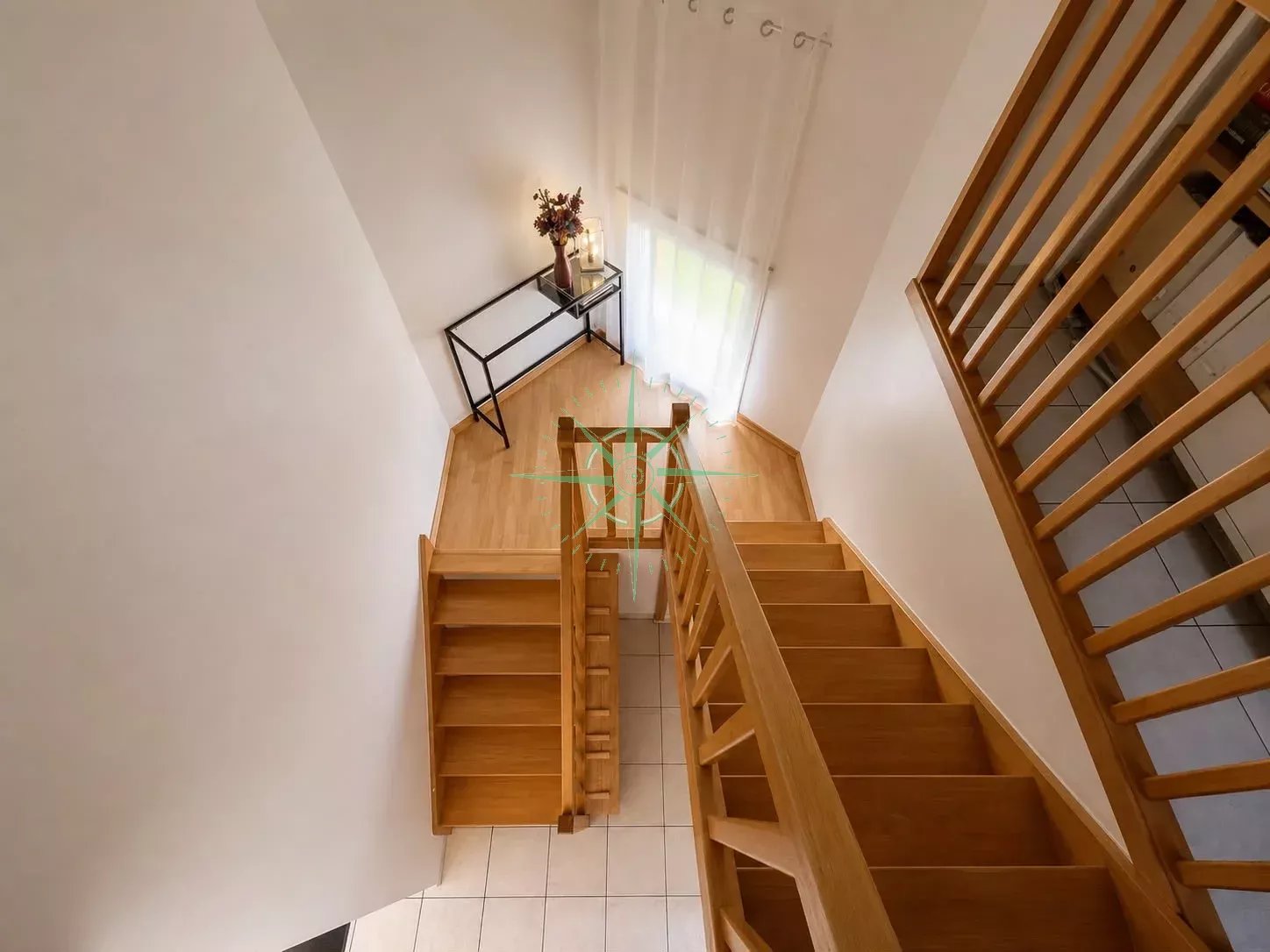 À VENDRE – Superbe duplex lumineux avec terrasse – Dernier étage – Garage + 3 parkings