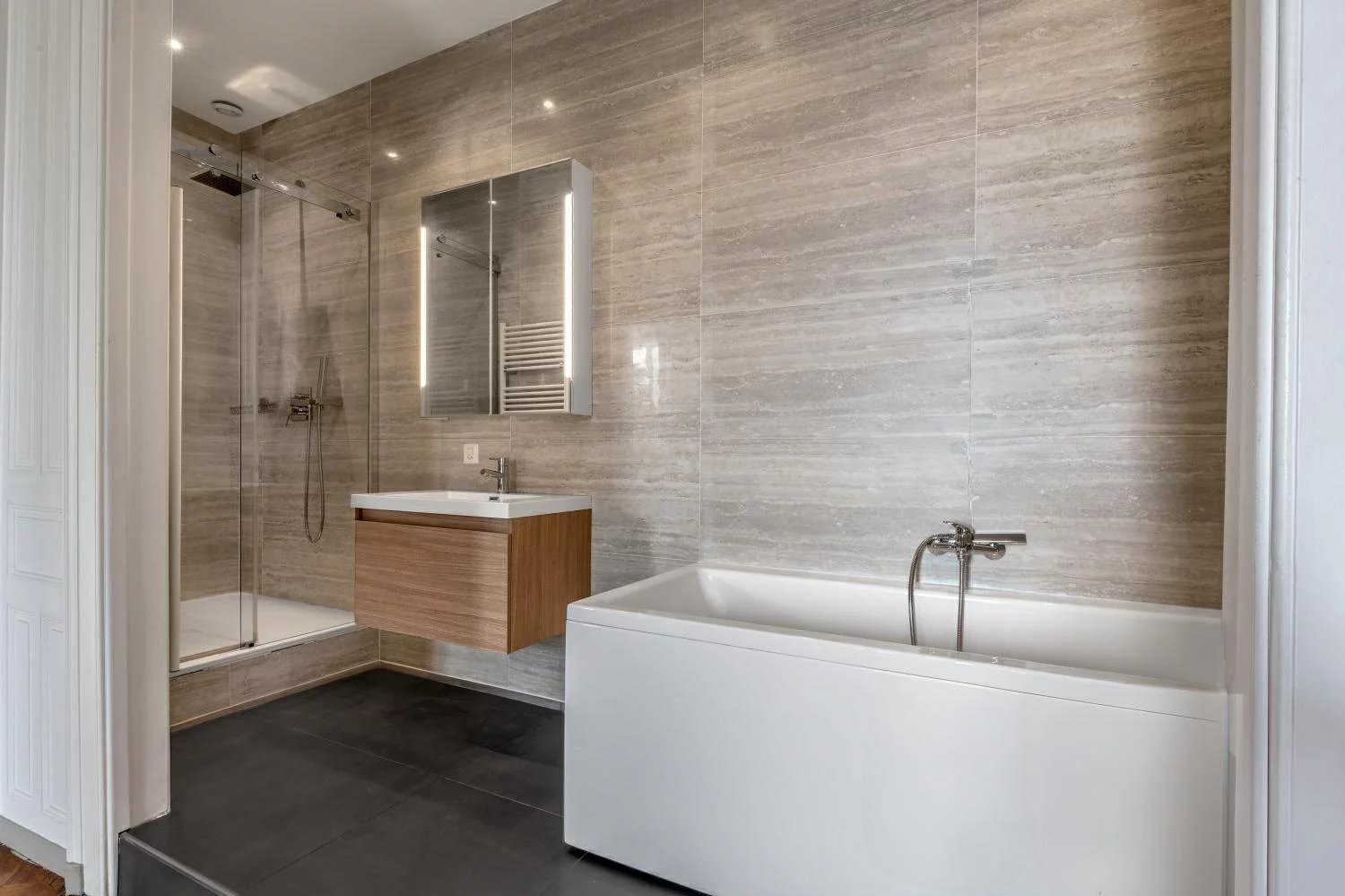 Elégance et charme au coeur de la cité de Calvin