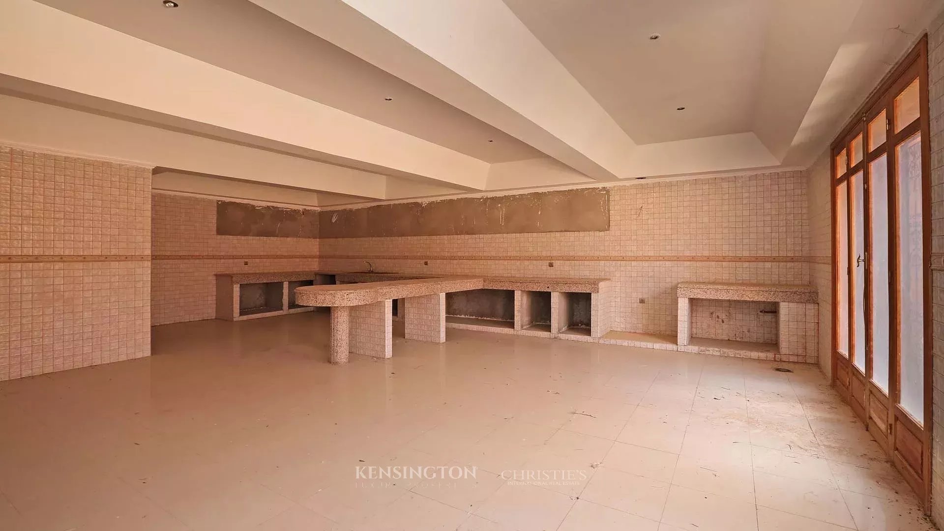 10 Bedroom Villa/Townhouse's Image 23