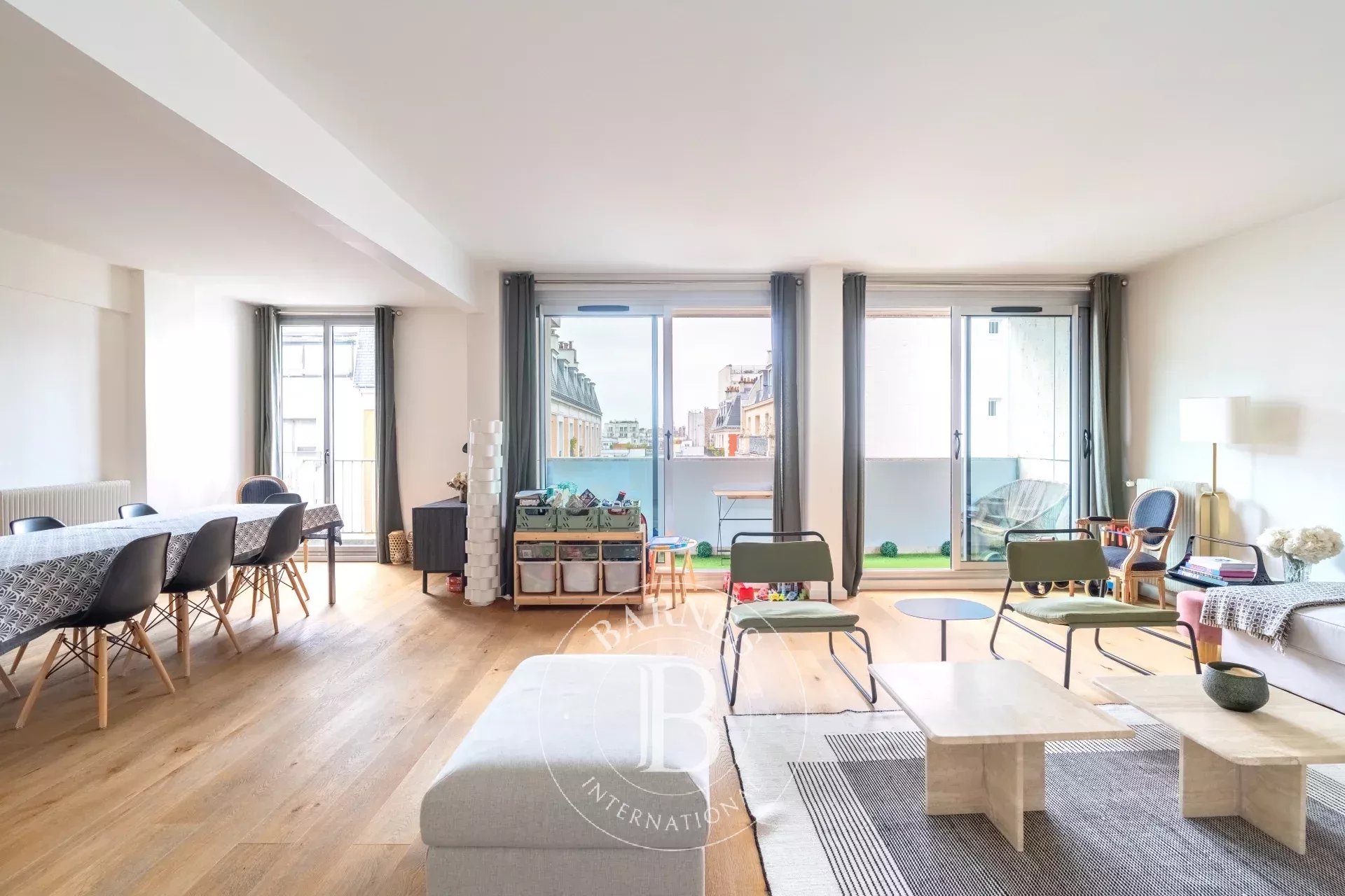 Exclusive listing - Paris 16 - Trocadéro - 3 bedrooms - Wide balconies