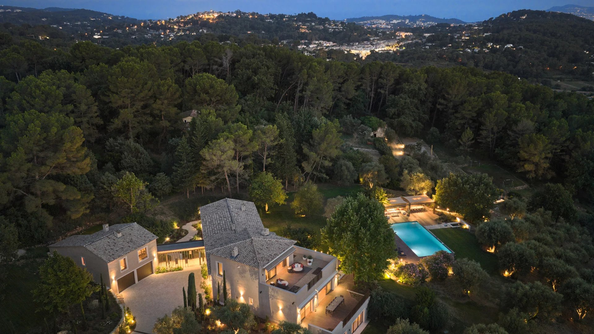 EXCEPTIONAL PROPERTY - MOUANS SARTOUX