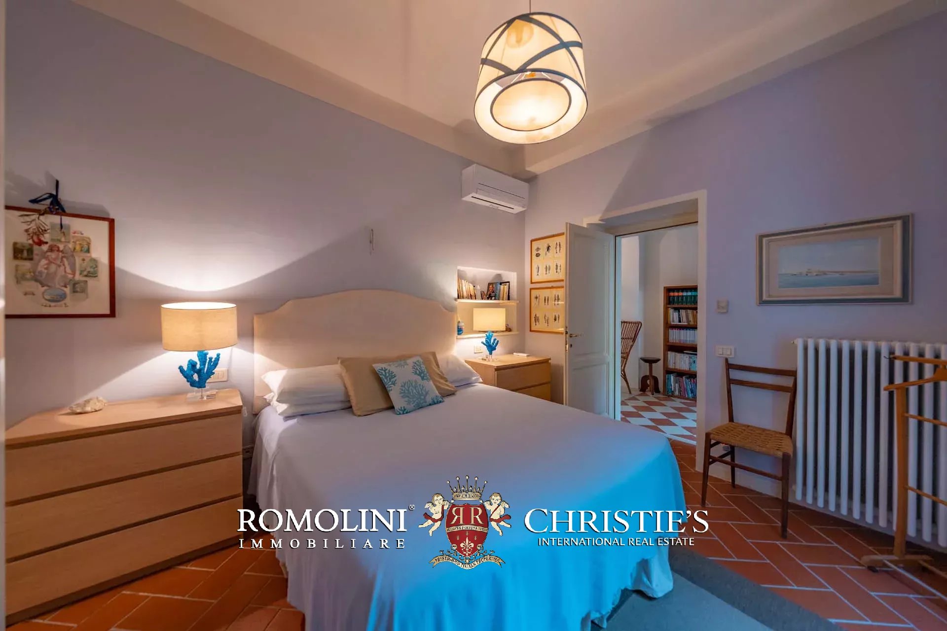11 Bedroom Villa/Townhouse's Image 82