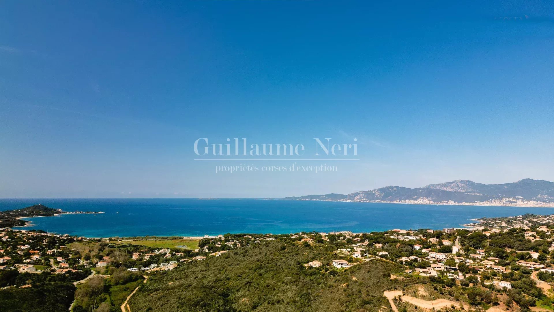 Villa Aquila // Vue Panoramique sur le Golfe d'Ajaccio