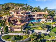 Jacques Couëlle Legacy Estate: Iconic Luxury Villa Théoule-sur-Mer — photo 2 of 7