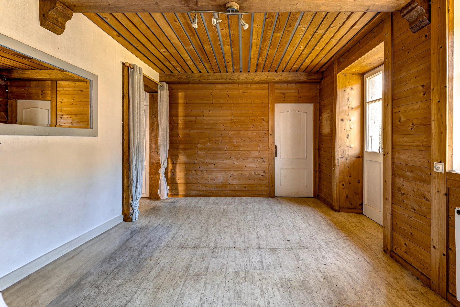 Photo of MORZINE - A renovation project in the hyper-centre of Morzine, steps from the cable car