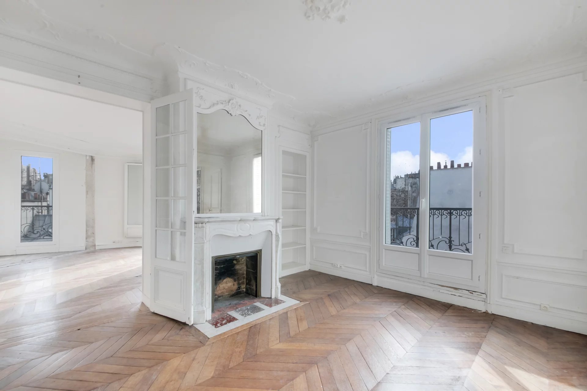 Charm and Light in the Heart of Batignolles: 69.5 sqm Apartment with Balcony and Panoramic Views of Paris!