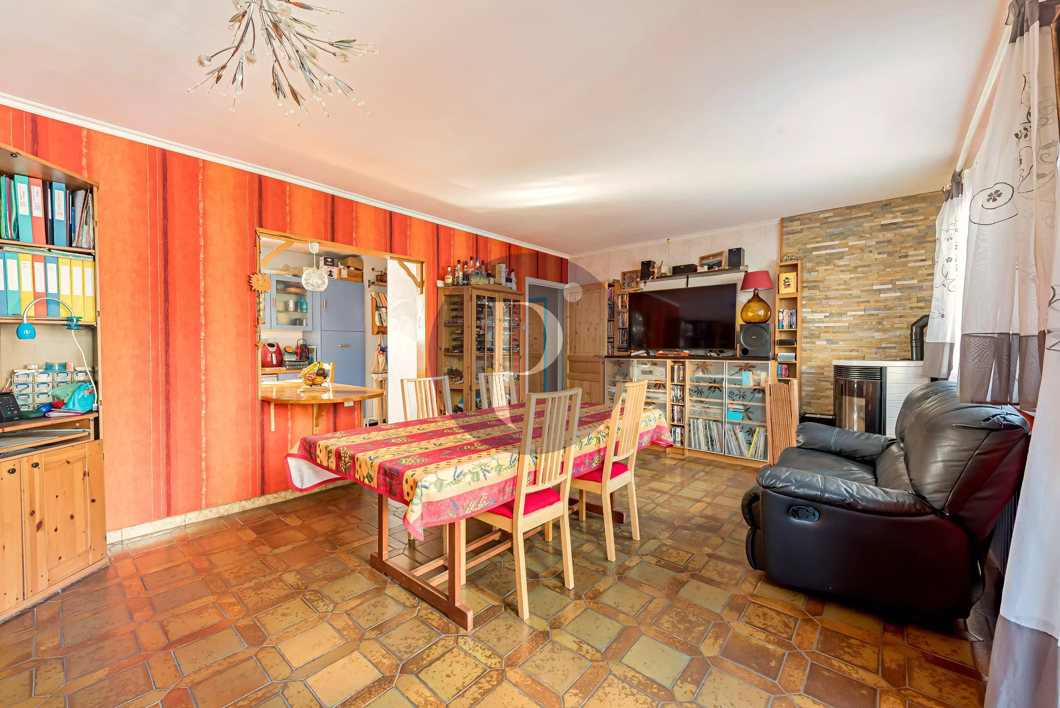 vente-maison de village-5-pieces-lhay-les-roses-86657482