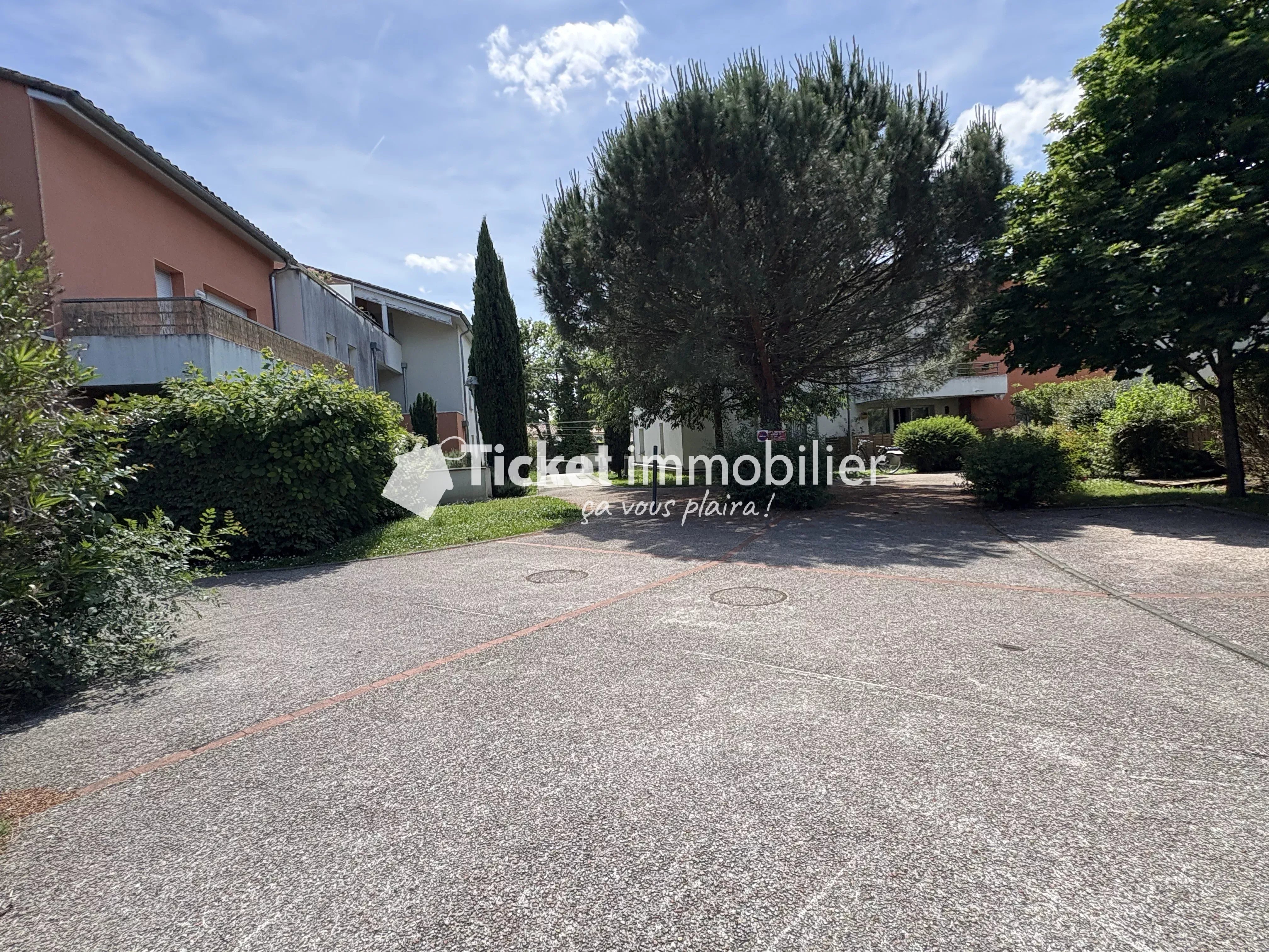 APPARTEMENT T2 – TOULOUSE LARDENNE – PLACE DE PARKING PRIVATIVE — photo 10