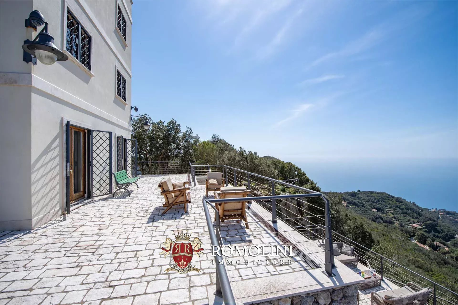 5 Bedroom Villa/Townhouse's Image 27