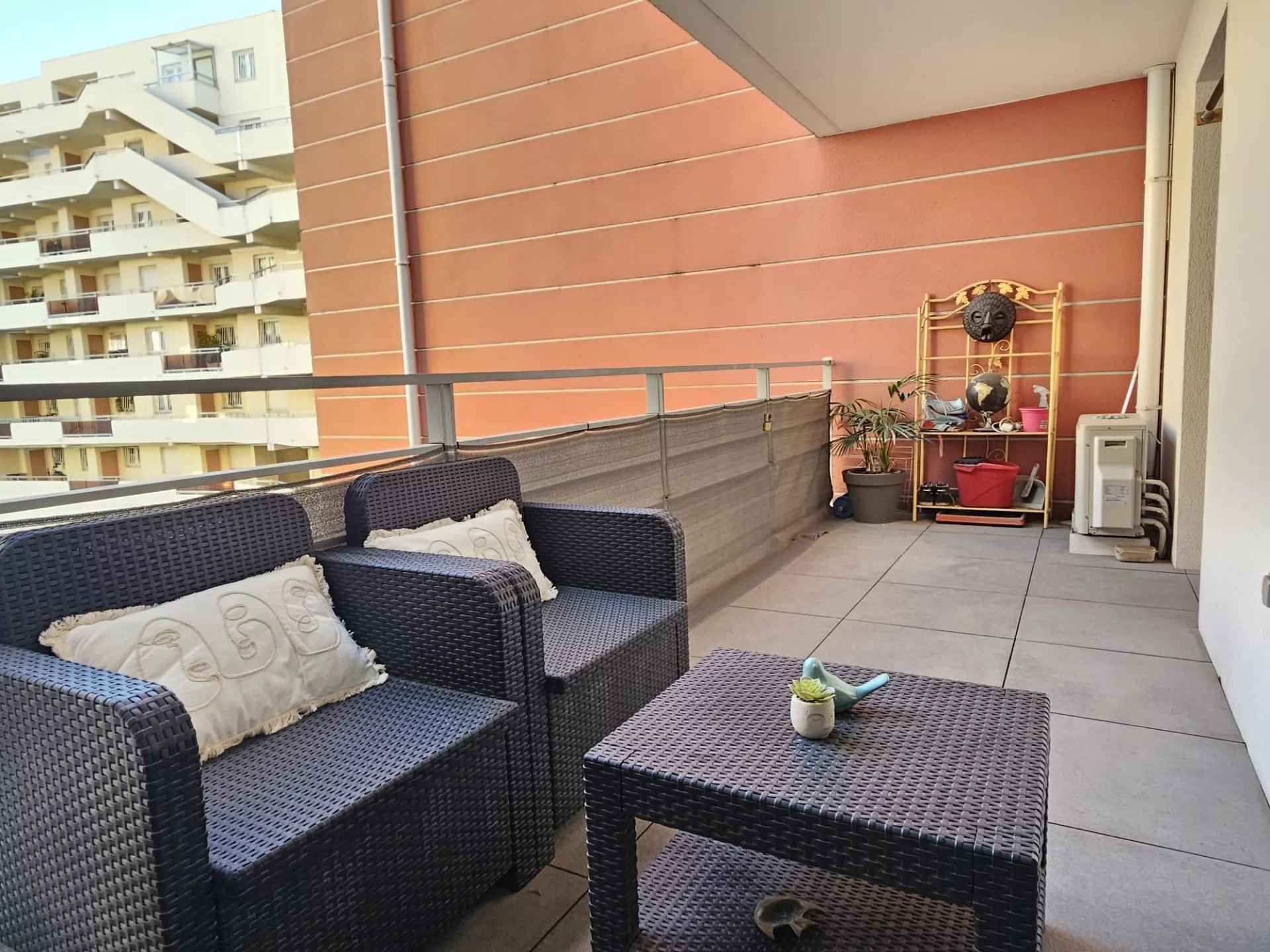 Appartement 2 pièces 39 m² en très bon état avec grand garage à Nice