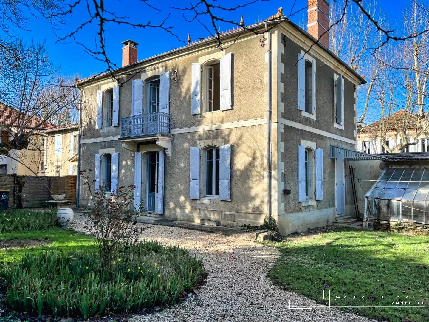 Agence immobilière de 