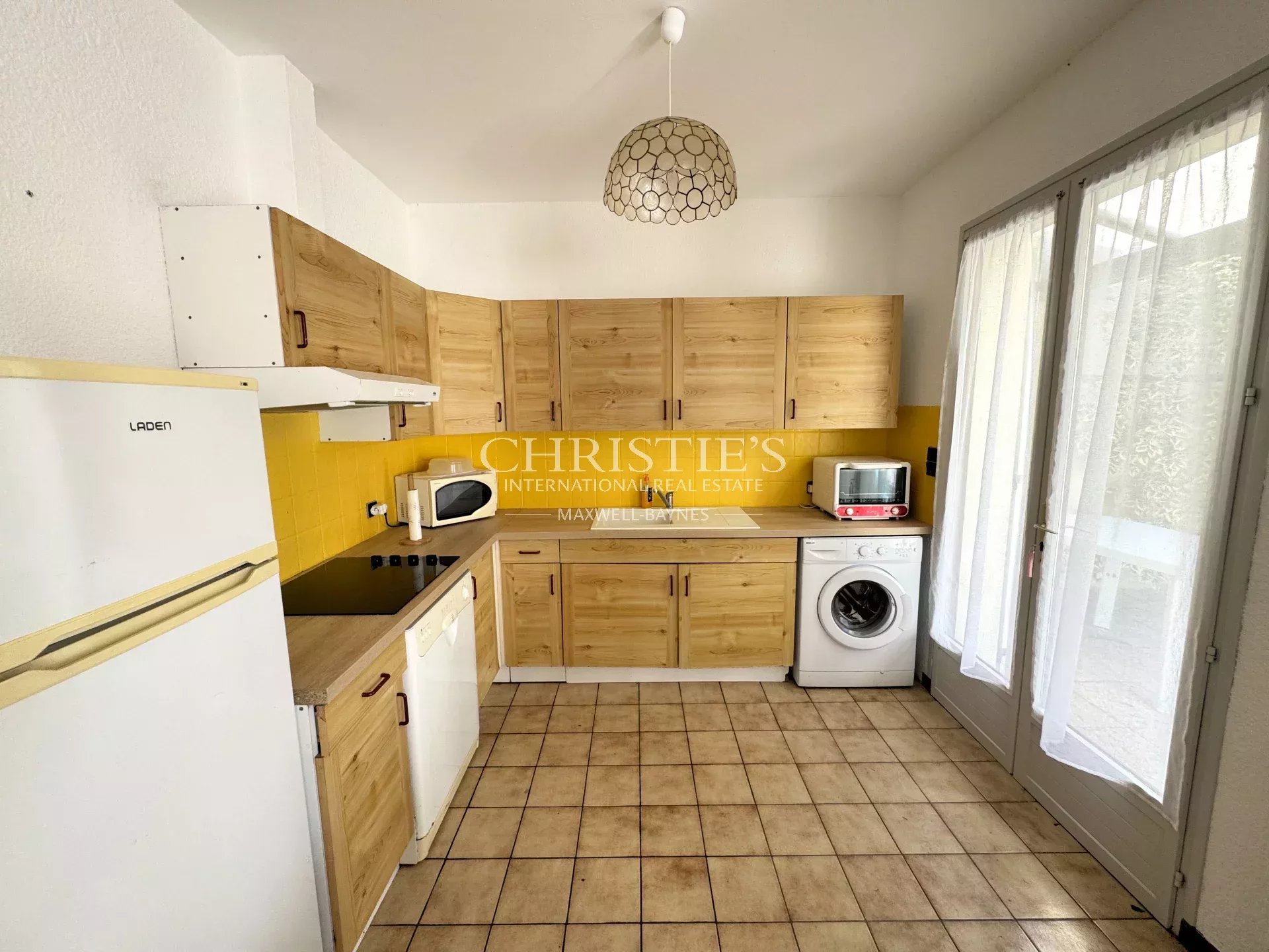 6 Bedroom Villa/Townhouse's Image 28