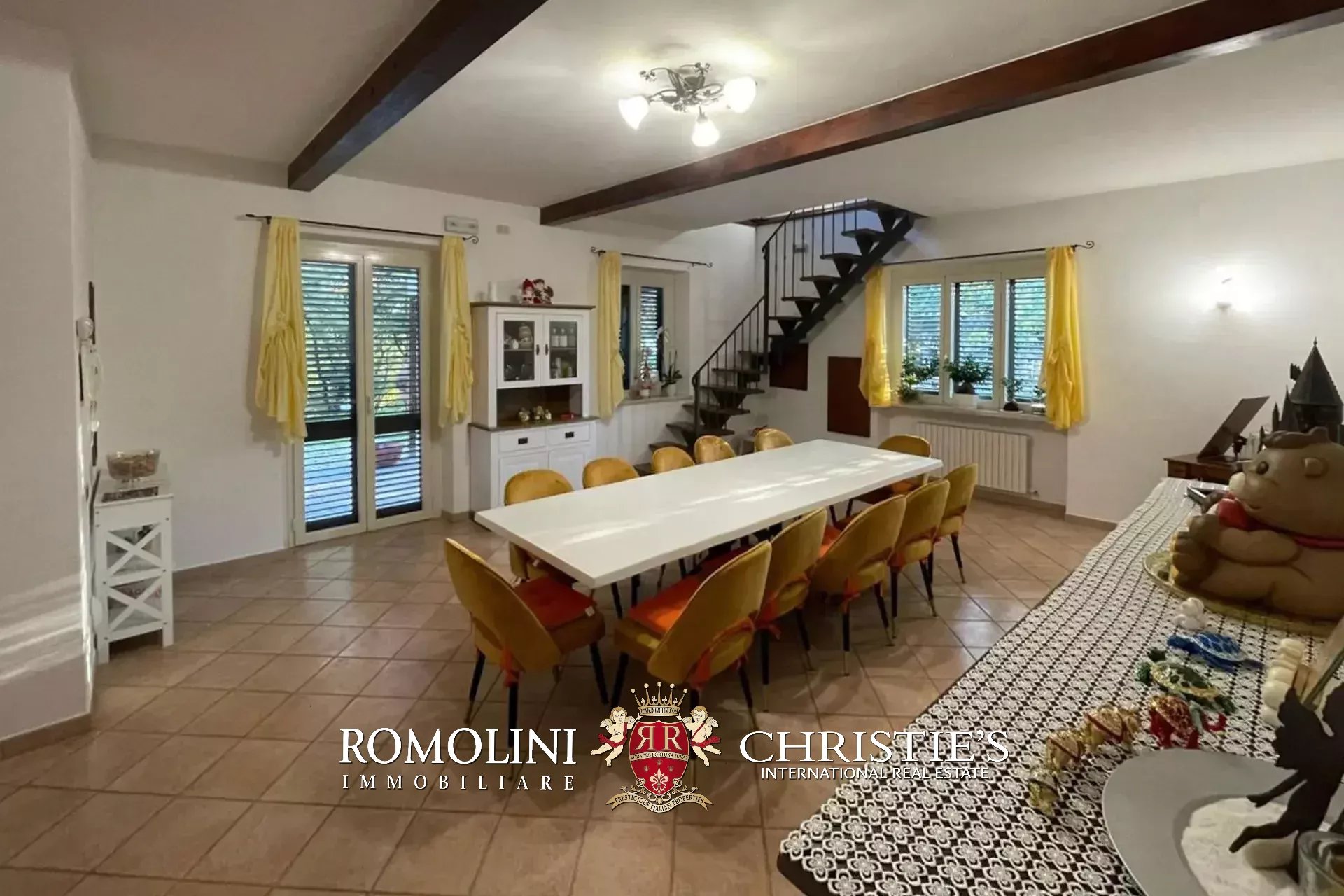 7 Bedroom Villa/Townhouse's Image 23