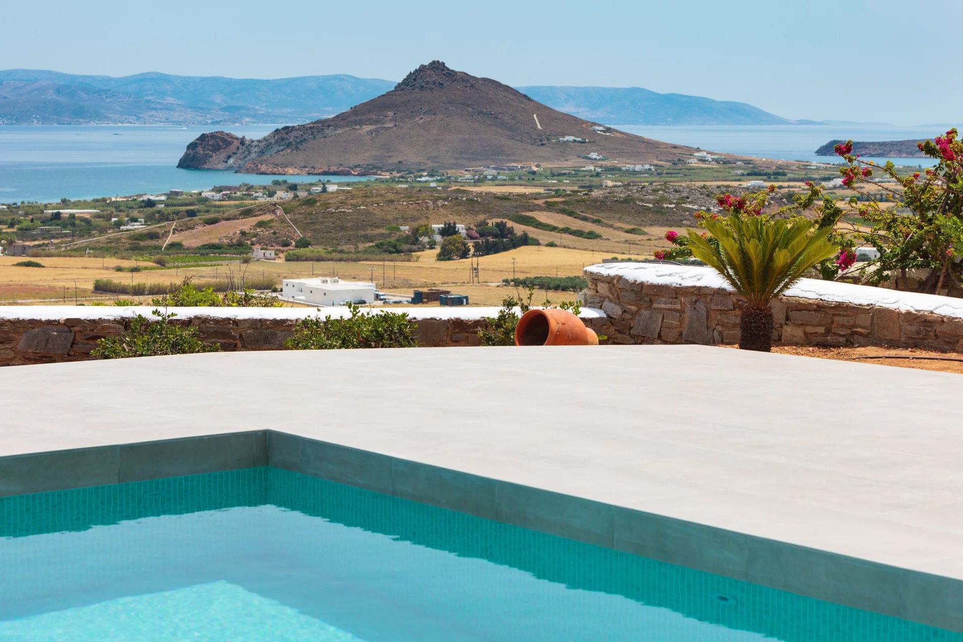 Agence immobilière de PARIS - LONDON - PAROS