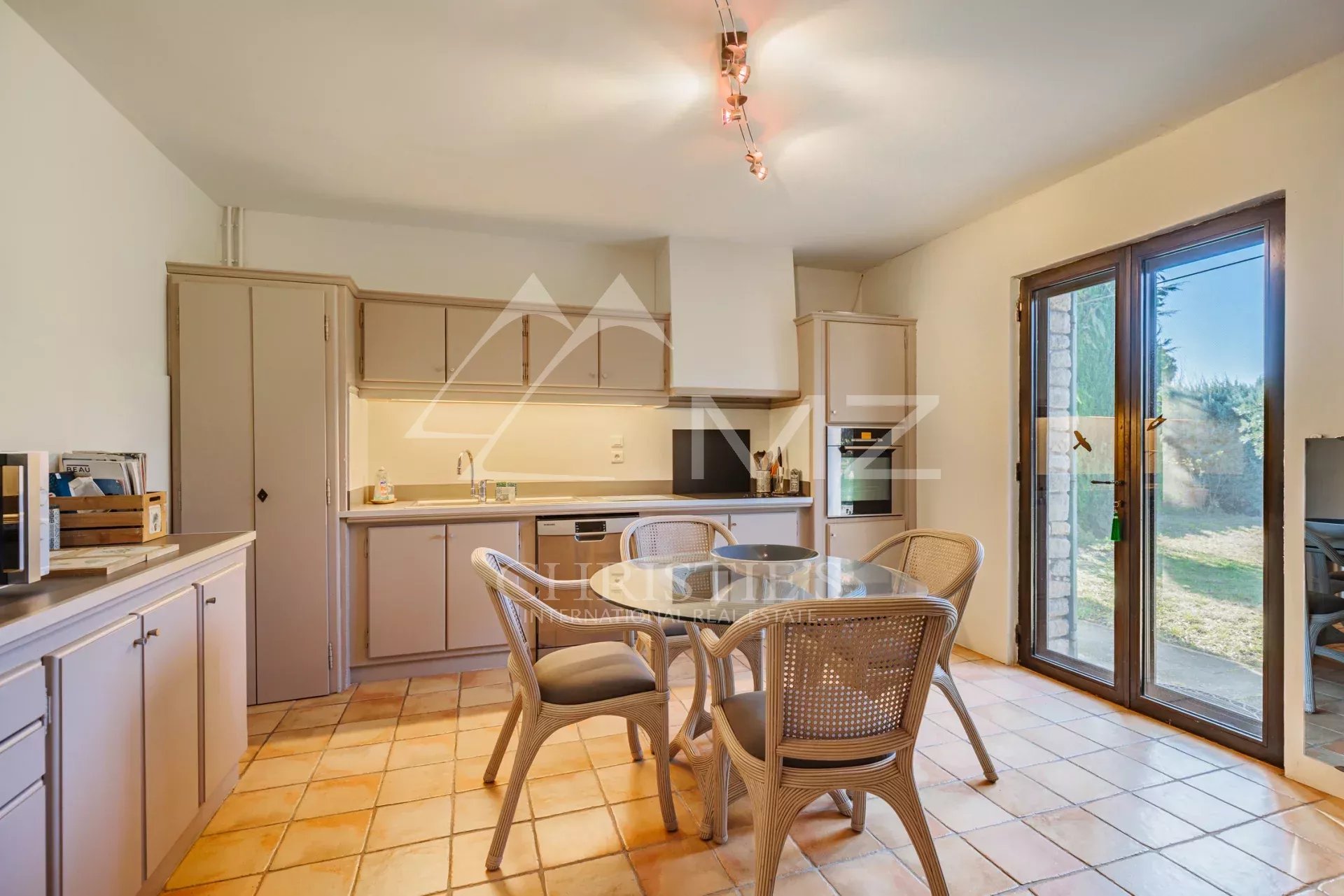 4 Bedroom Villa/Townhouse's Image 5