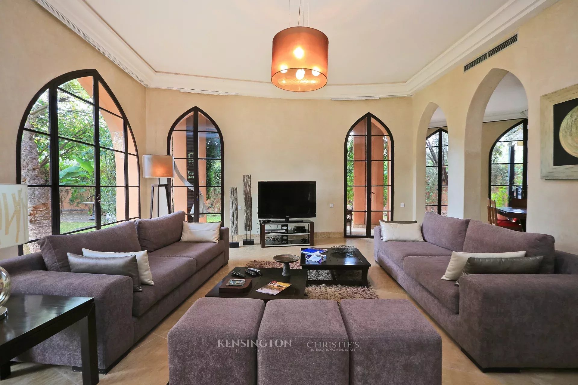 6 Bedroom Villa/Townhouse's Image 5