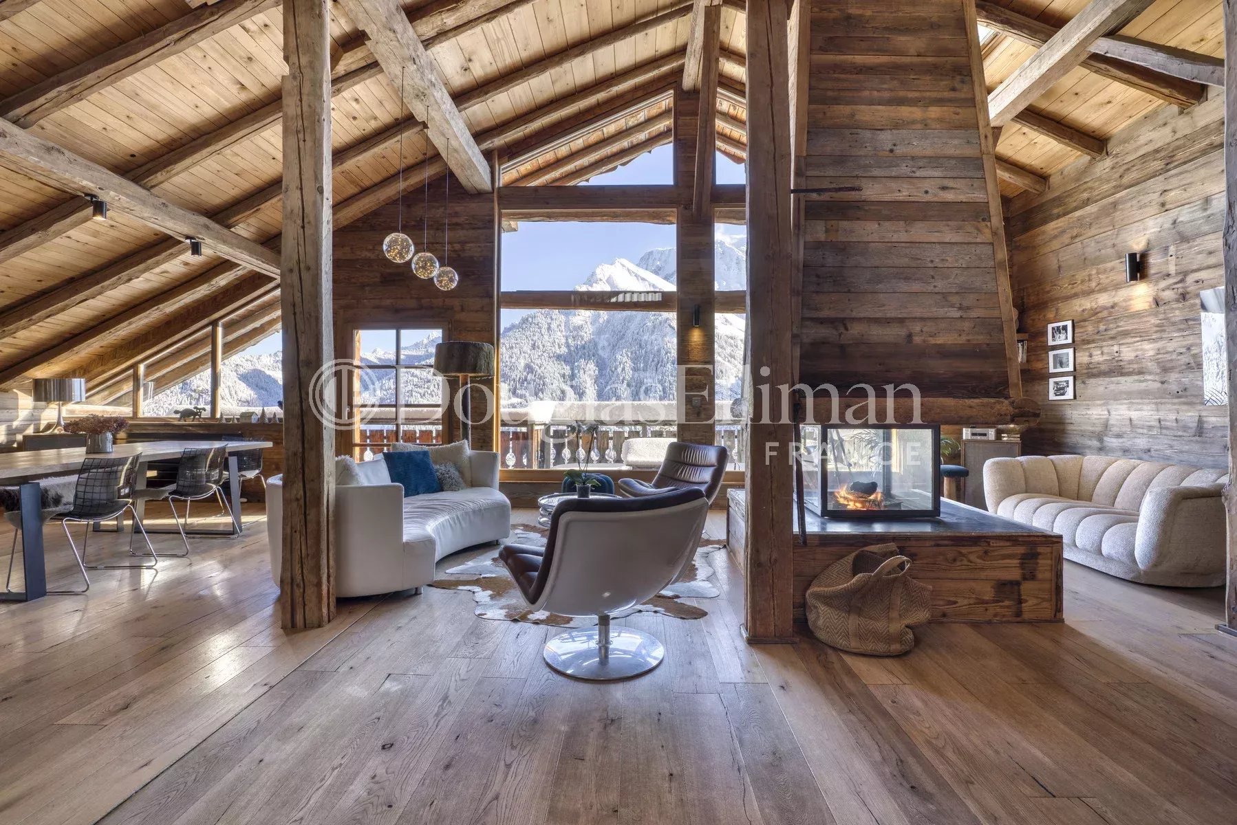 SAINT GERVAIS – A magnificent renovated farmhouse with sublime mountain views - Picture n°3