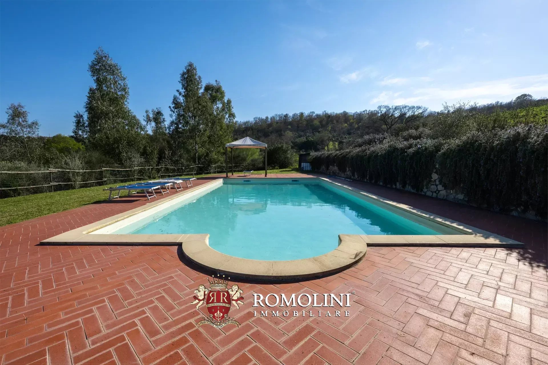 6 Bedroom Villa/Townhouse's Image 14