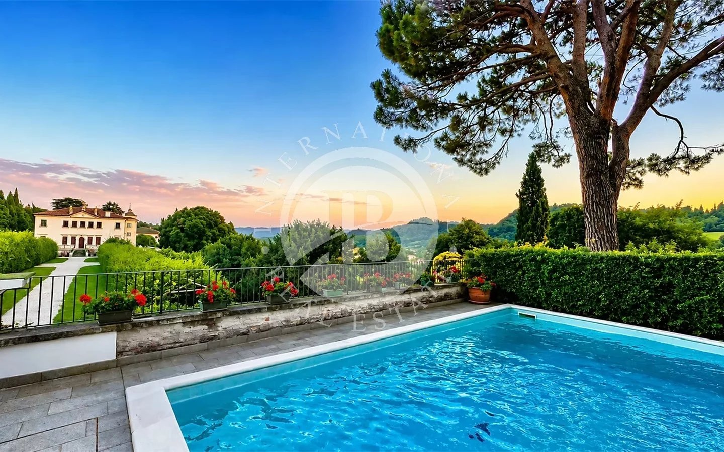 Villa in Vicenza - view 1