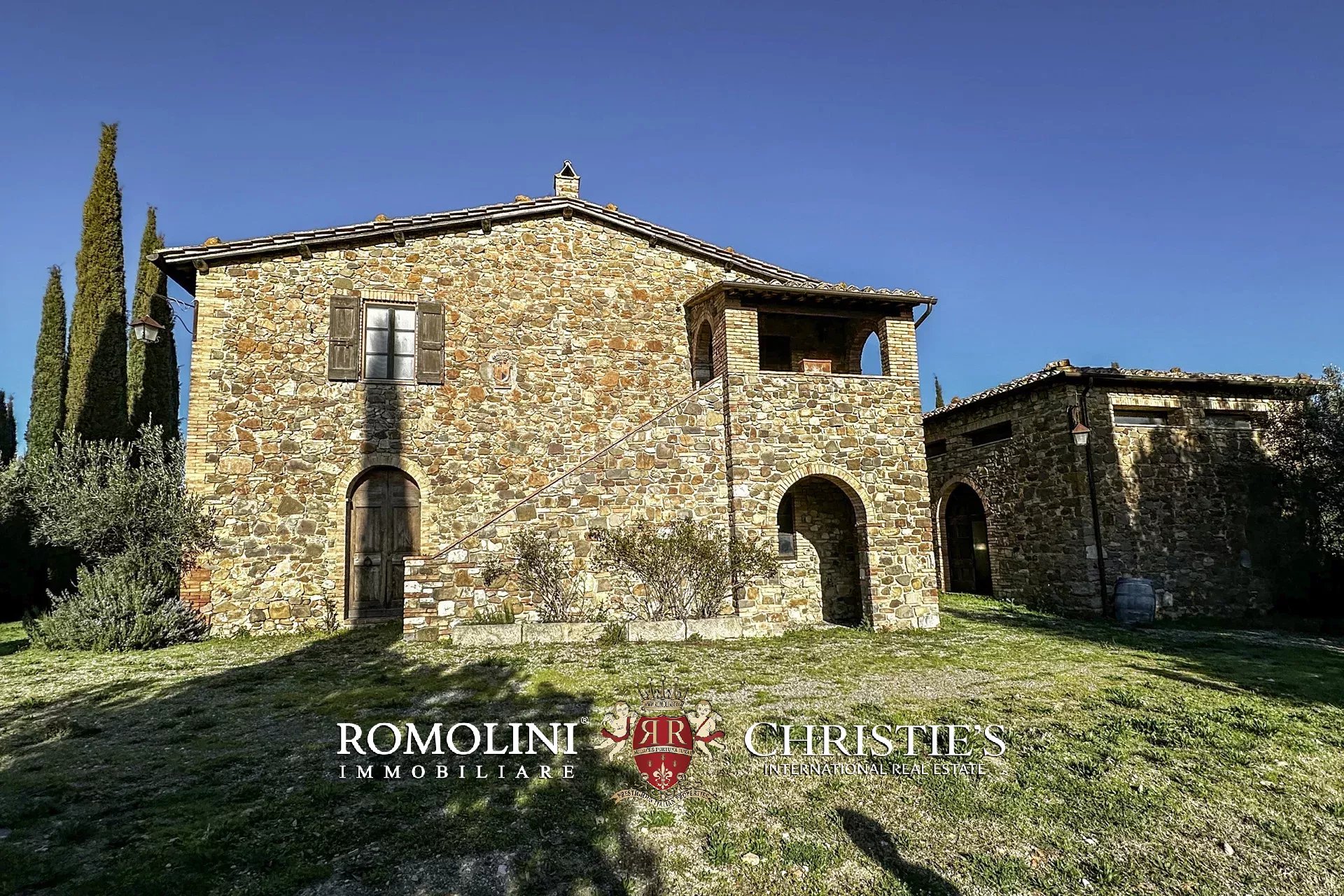 8 Bedroom Vineyard's Image 11