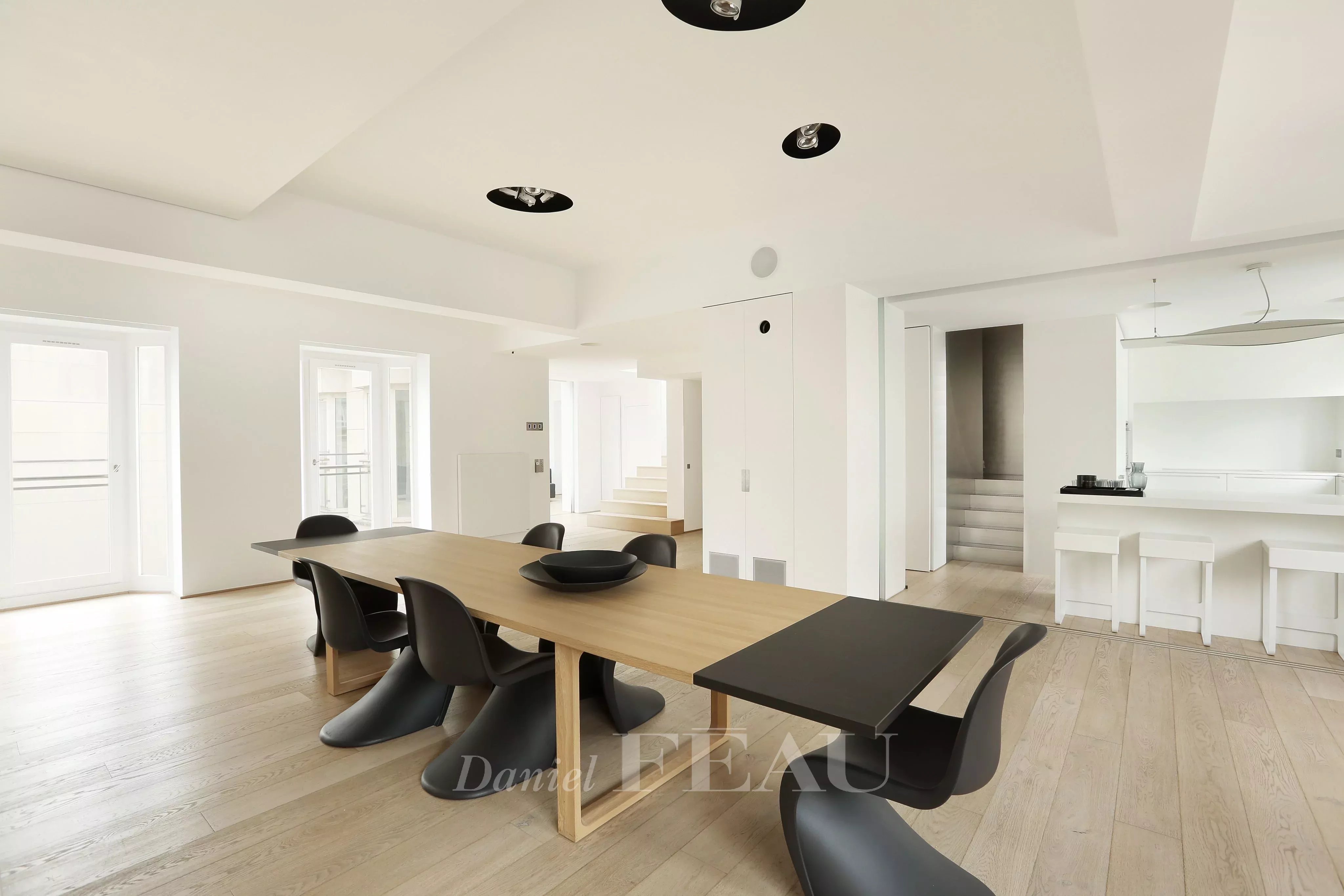 Salle à manger Lumière naturelle Bar Parquet