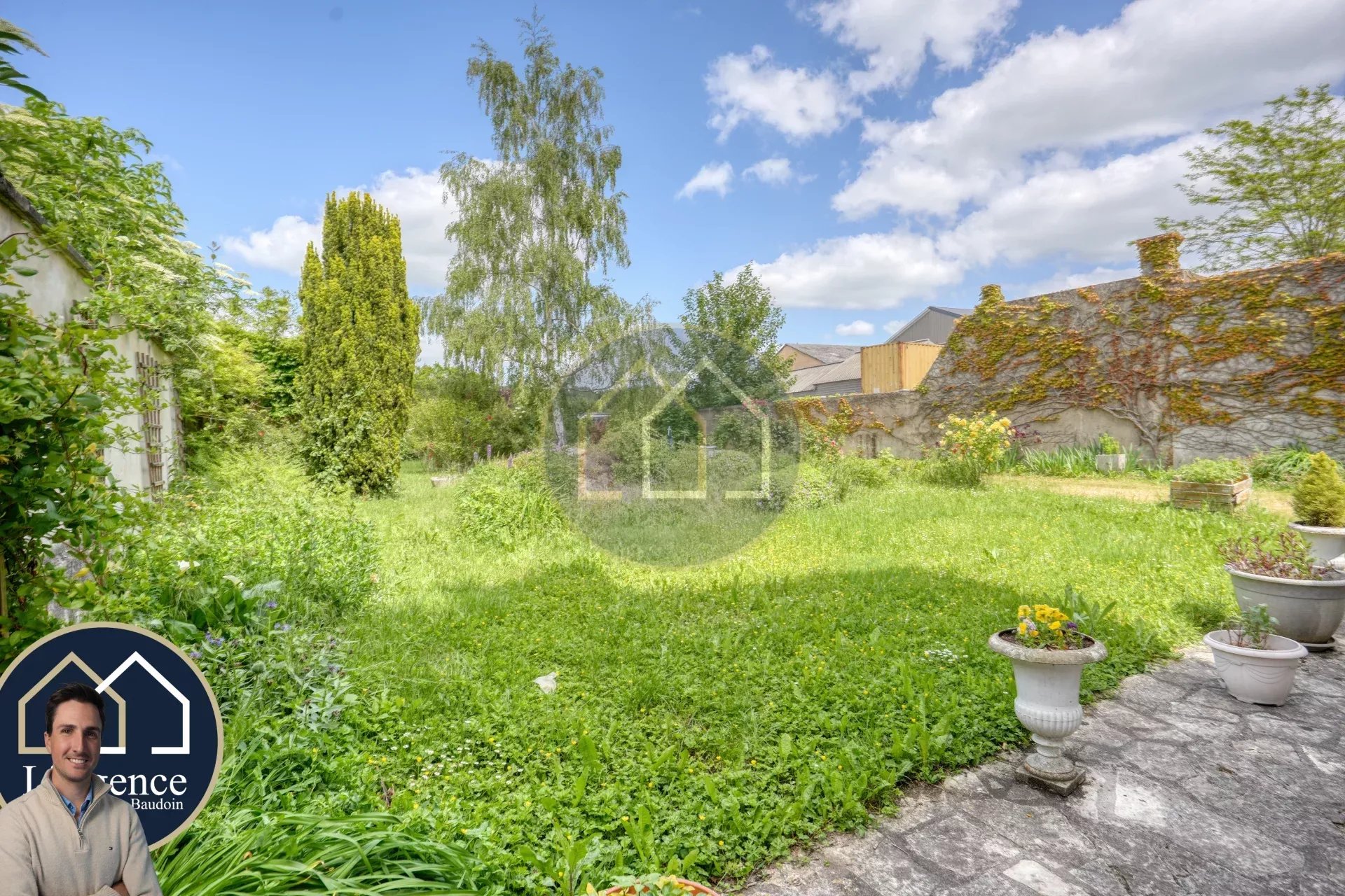 MAISON DE CHARME 210 M² - FORT POTENTIEL POUR MAISON DE FAMILLE OU INVESTISSEMENT - TERRAIN 995 M²