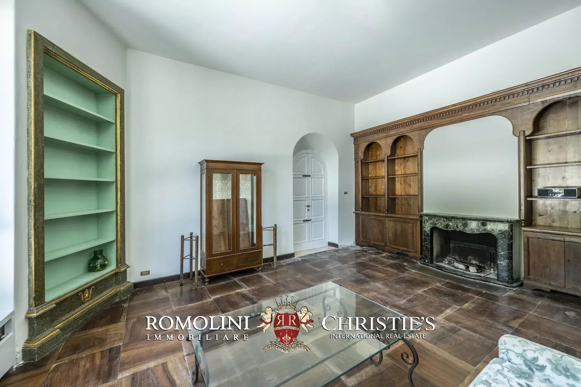 8 Bedroom Villa/Townhouse's Image 35