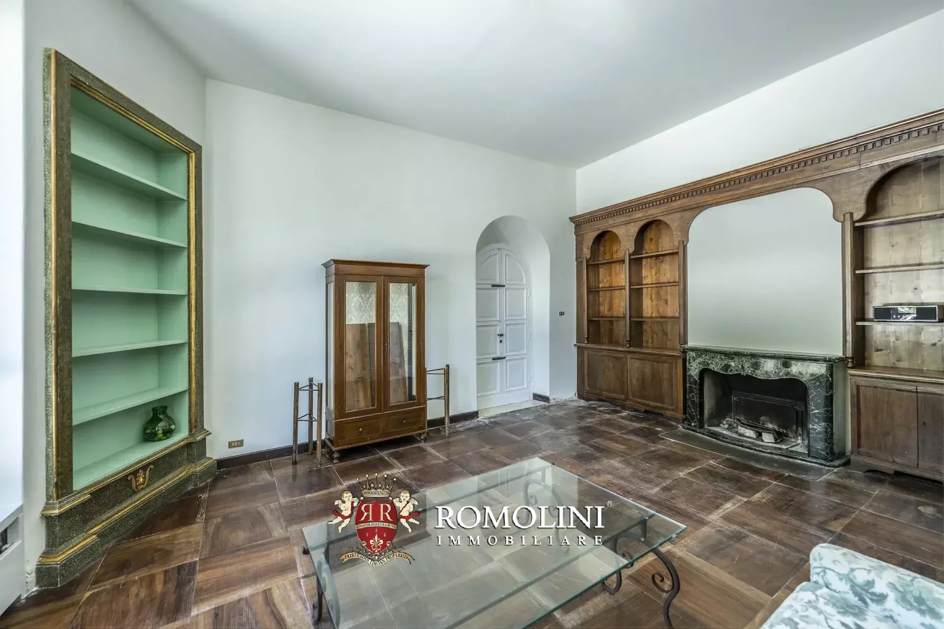 8 Bedroom Villa/Townhouse's Image 35