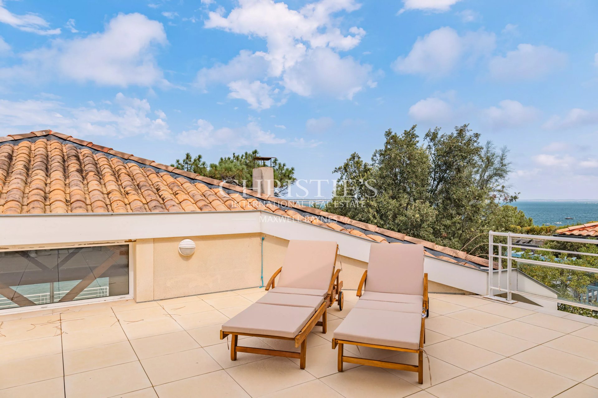 6 Bedroom Villa/Townhouse's Image 28