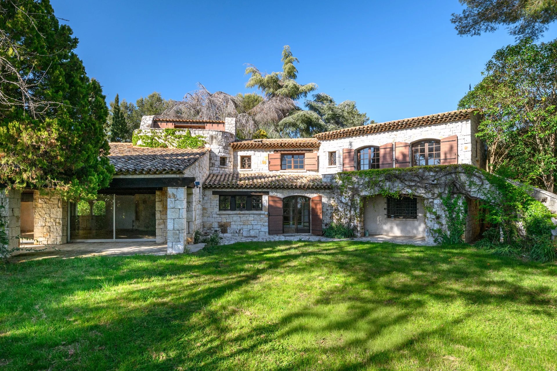 Sell villa 9P 437m2 Colomars