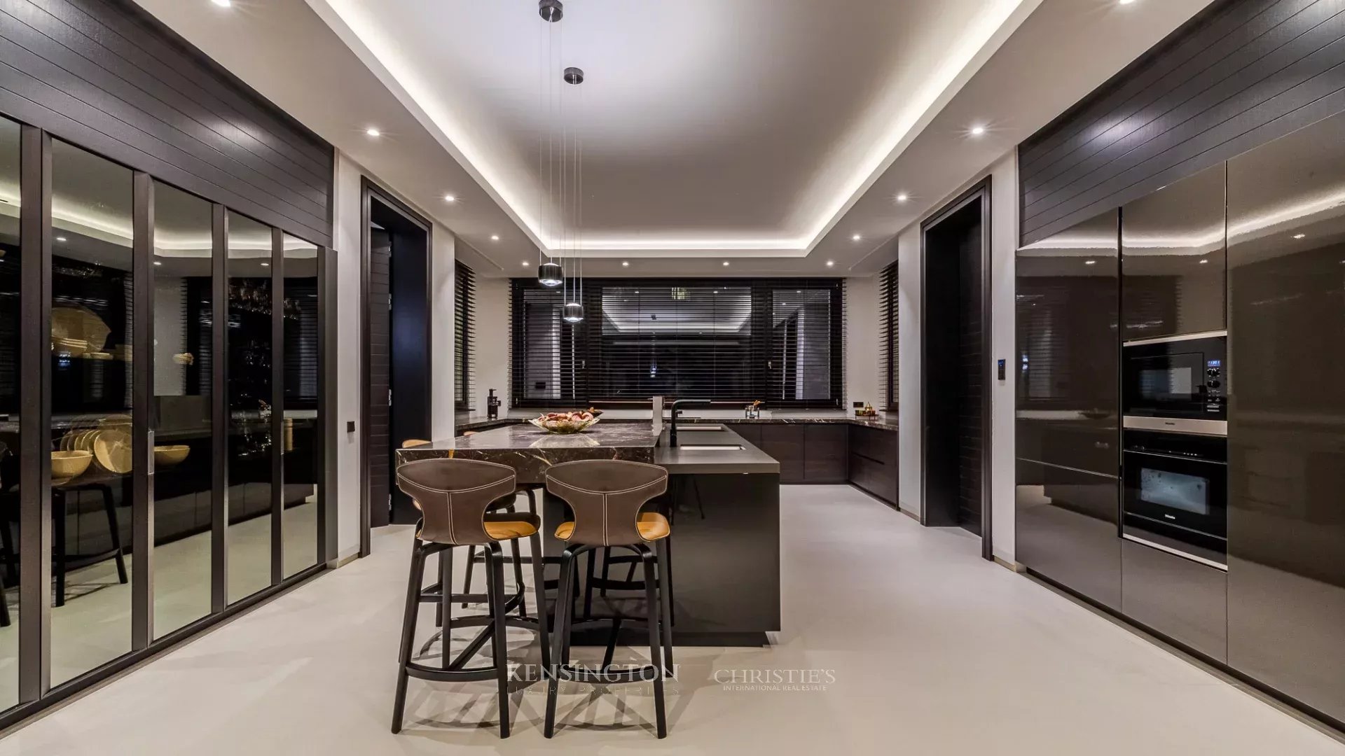 4 Bedroom Villa/Townhouse's Image 86