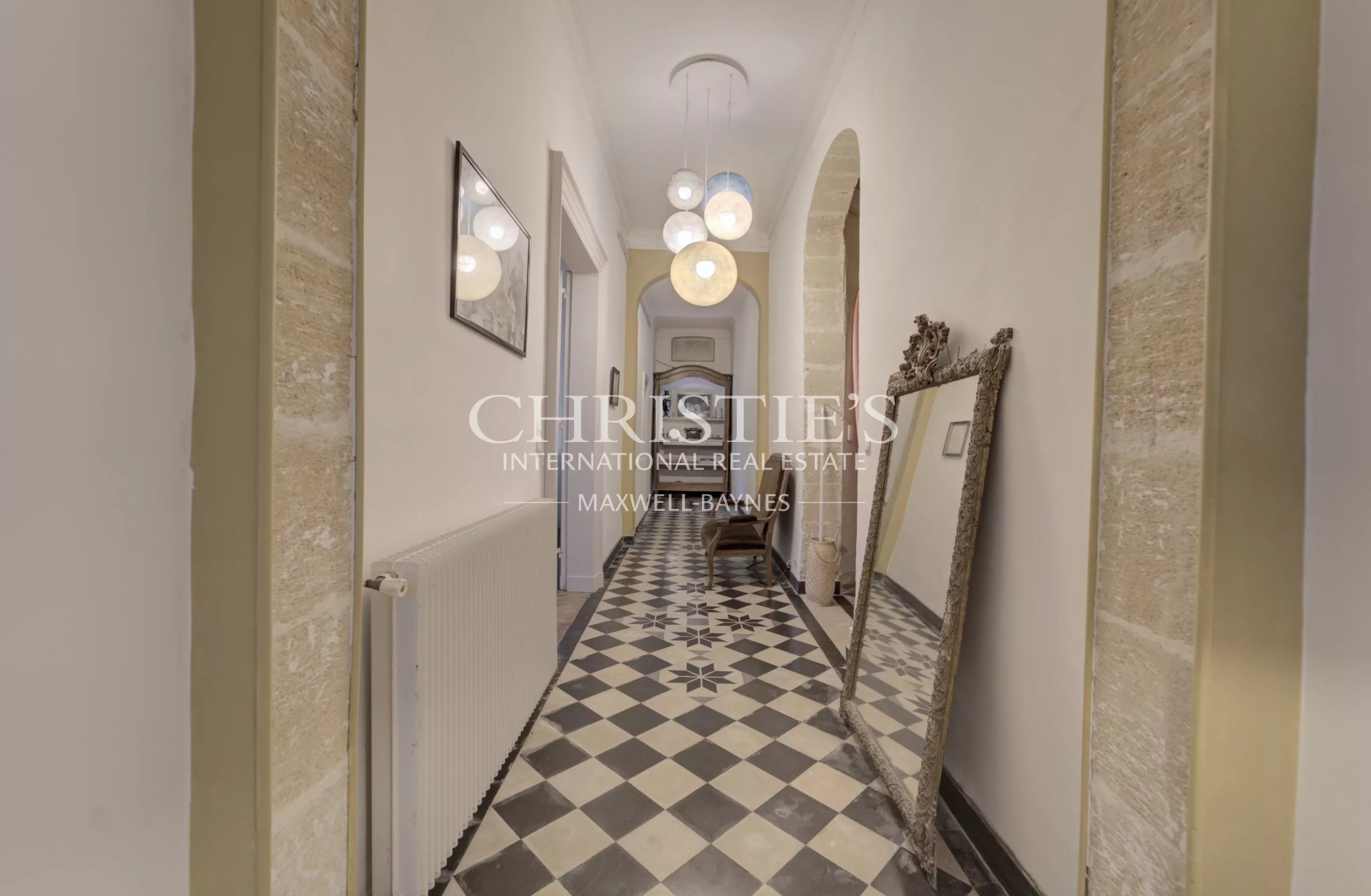 7 Bedroom Villa/Townhouse's Image 7