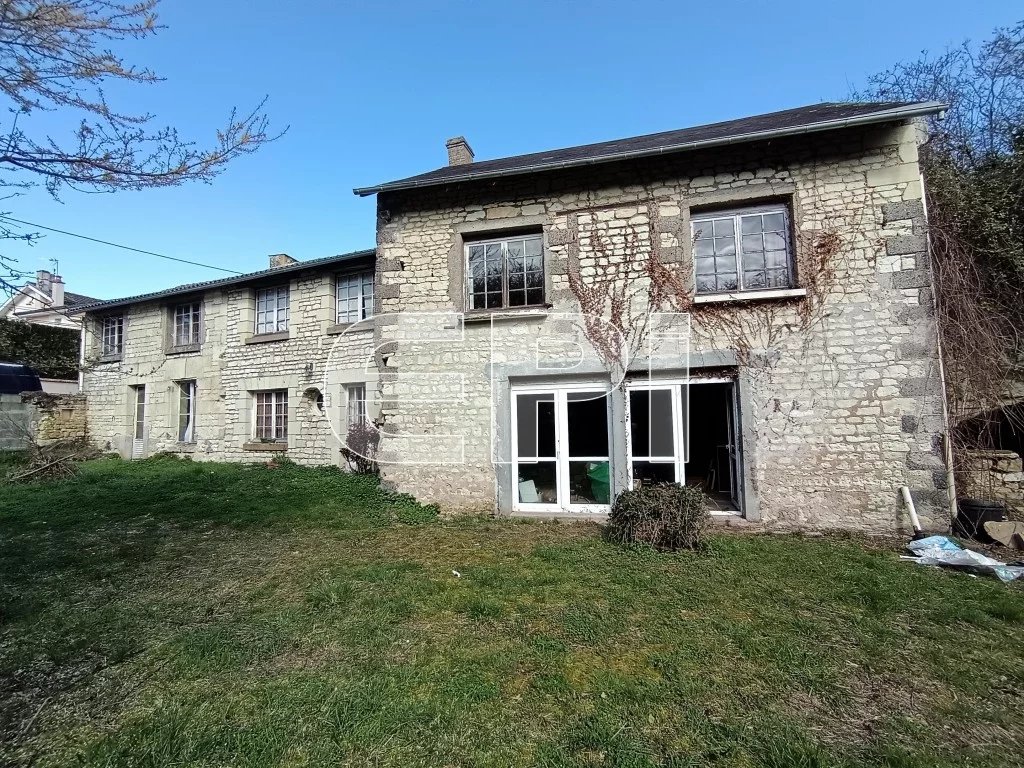 Charmante maison de village à Chalais, 190 m², 6 pièces