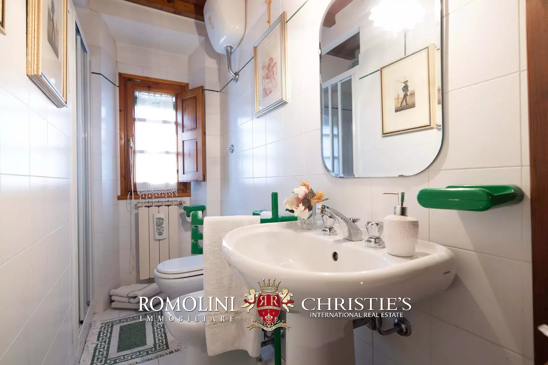 8 Bedroom Villa/Townhouse's Image 32